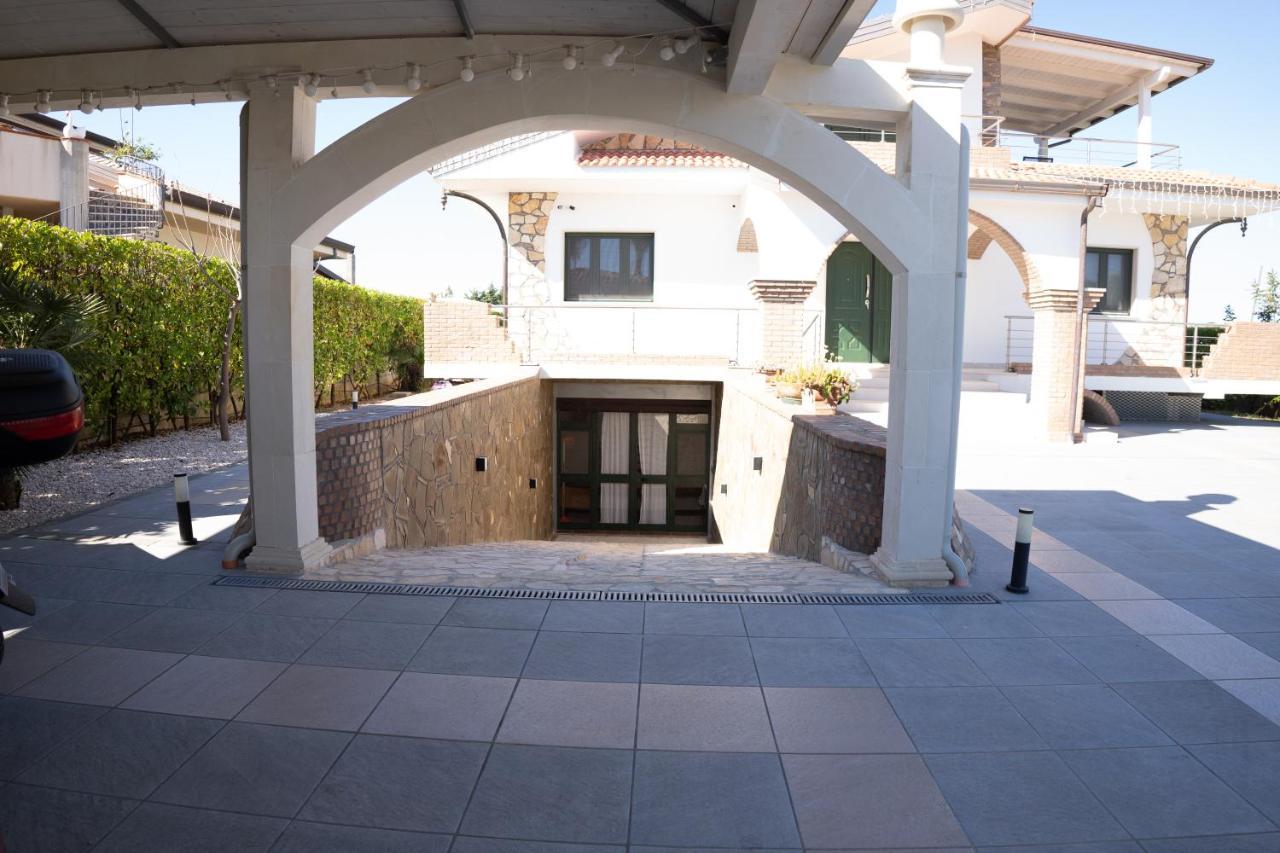 La Dimora Degli Artisti Bed & Breakfast Policoro Bagian luar foto